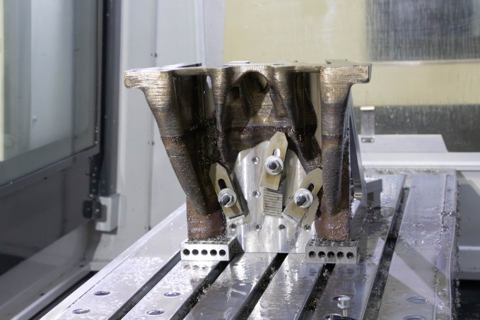 Aufbringen von Formelementen auf bestehende Metallbauteile